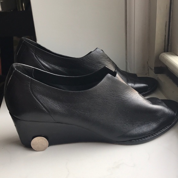 Maria Cornelius wedge black shoes. - Picture 2 of 3
